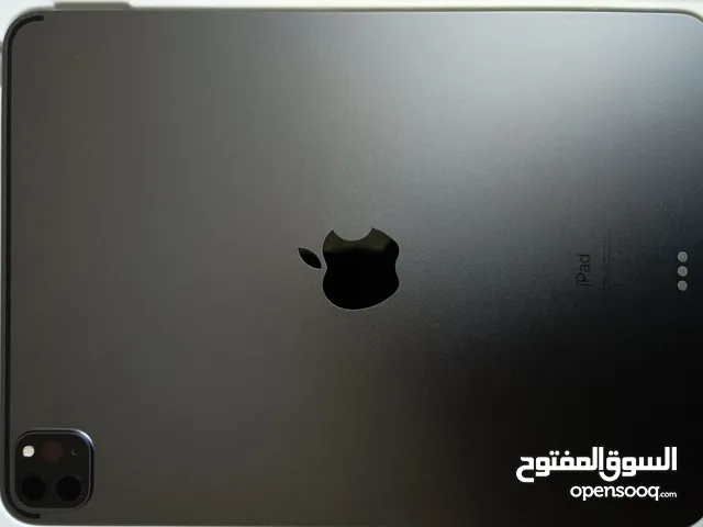 Apple iPad pro 3 1 TB in Irbid