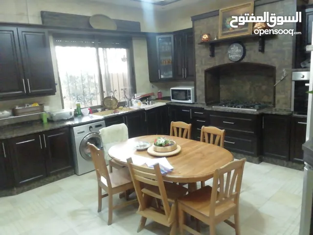 300 m2 3 Bedrooms Apartments for Sale in Amman Dabouq