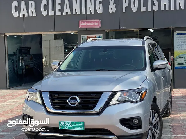 Used Nissan Pathfinder in Dhofar