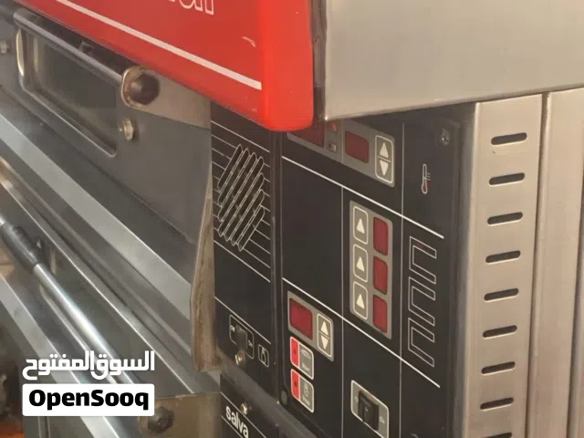 (للبيع معدات) (مطعم حلويات)  (كفي شوب ايس كريم)  معدات * بحالة * الوكاله *