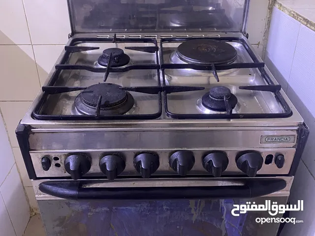 فرن بحالة جيدة وشغال 100٪