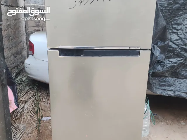 ثلاجتين عاطلات