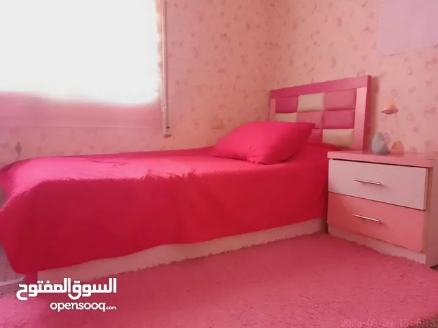 غرفة نوم بناتي نظيفة جداا للبيع