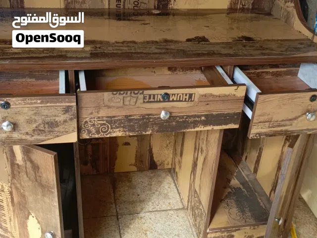 مكتبات اثنين وحده صغيره وحده كبيره مستعملات جدا قليل وحده كبيره وحده صغيره