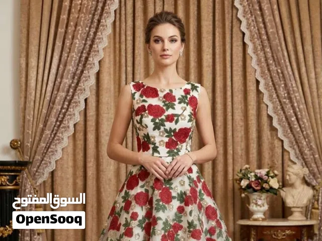فستان أحمر