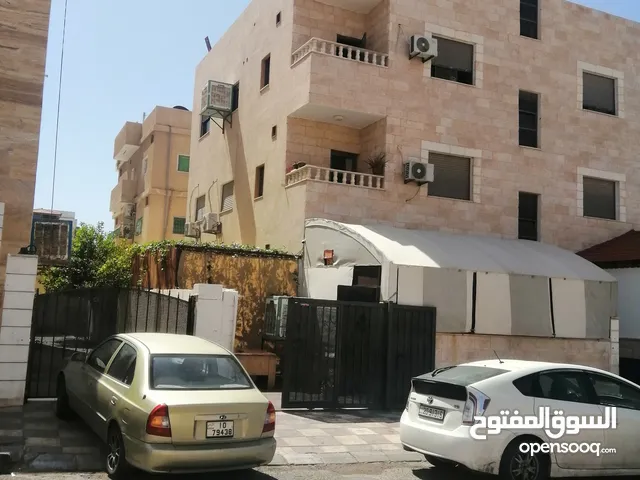 شقه ارضيه الثامنه شارع عريض