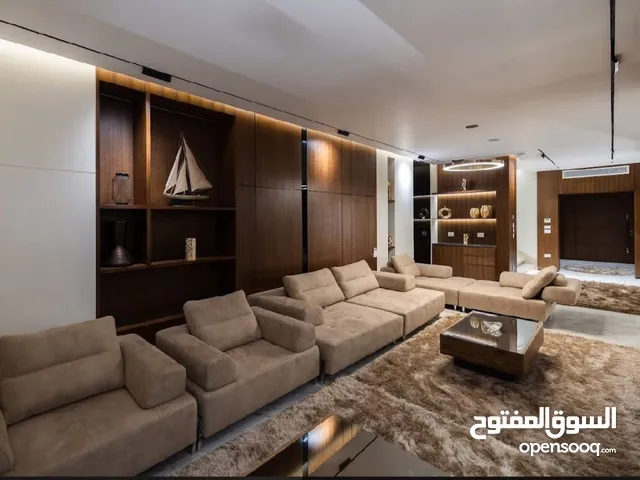 650 m2 More than 6 bedrooms Villa for Sale in Giza Sheikh Zayed