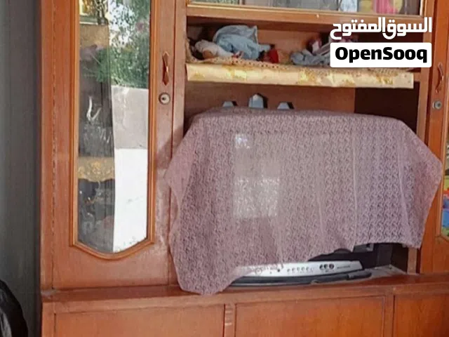 بوفيه + معرض بسعر مناسب جدا نضيفات نجاره خشب أصلي وتصميم جميل معرض وبوفيه كبيرات ويخزنن أغراض كثير