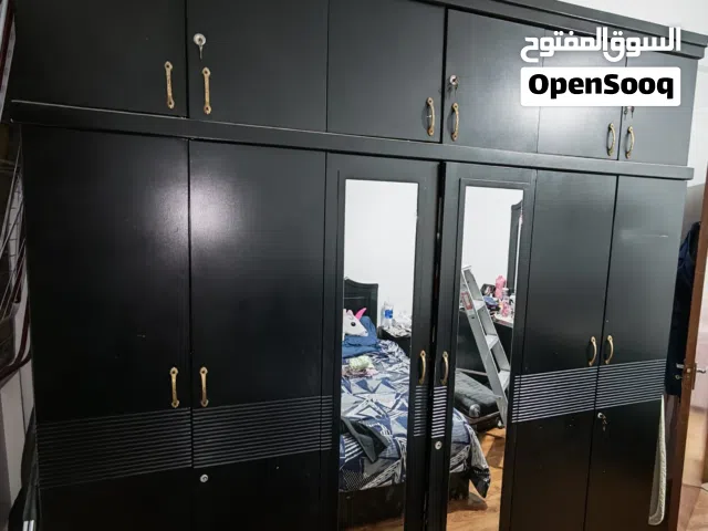 خرانه دورين علاق وارفف عرض 2 متر 90 سنت بي 10 دينار مع التسريحه