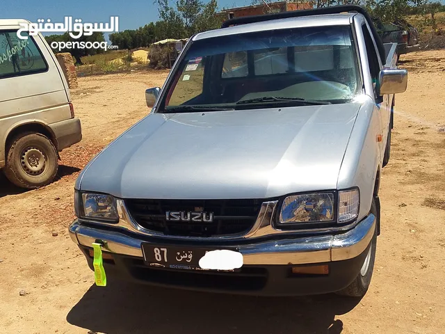 Isuzu نظيفة للبيع