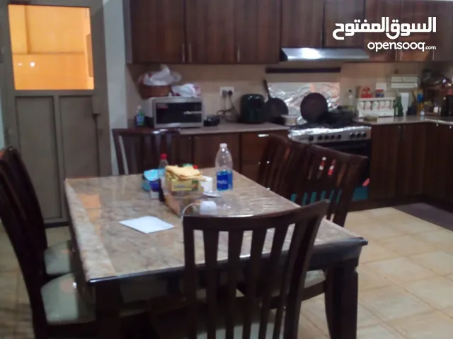 306m2 More than 6 bedrooms Townhouse for Sale in Muharraq Hidd