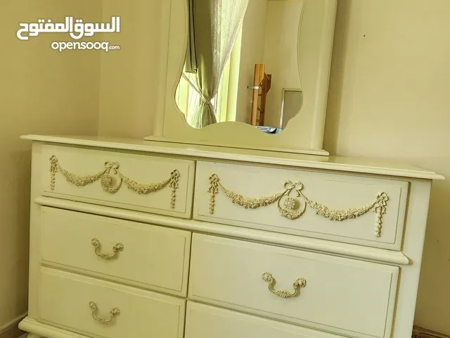 أثاث غرفه نوم (تسريحه)