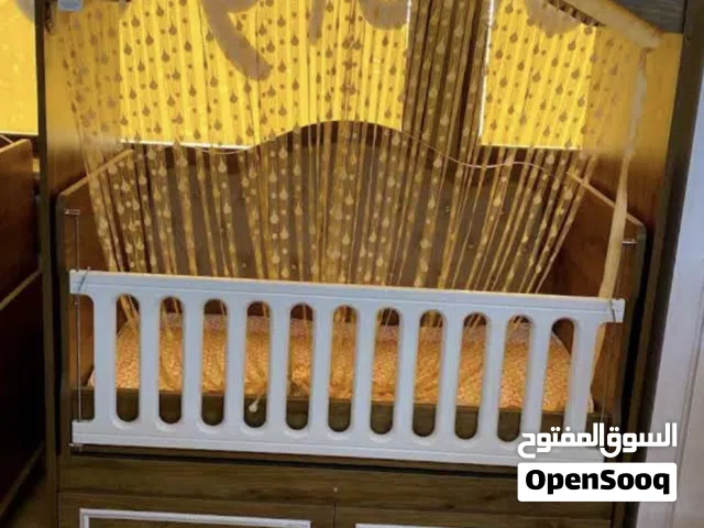 سرير اطفال للبيع بداعي السفر