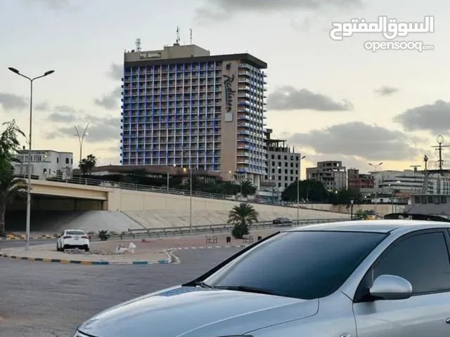 سياره هيونداي i30  سياره جمرك ما تشكي من شي