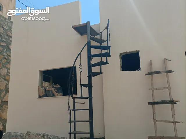 درج دائري حديد ارتفاع 3.5 متر