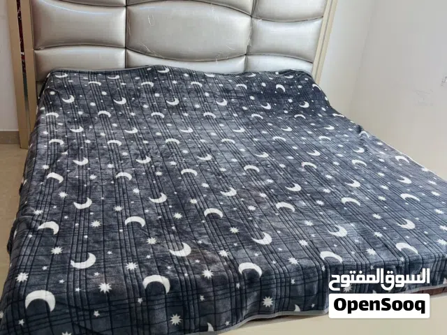 طقم نوم كامل مع الفراش