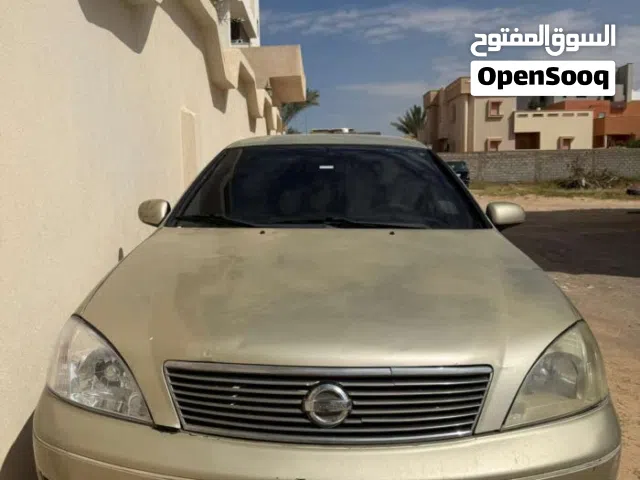 للبيع نيسان سنترا 2010 ماشي 200الف محرك المليون