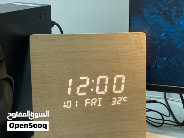 ساعة جدارية رقمية LED