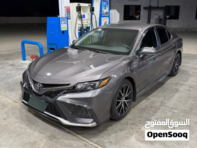 2022 تويوتا كامري SE