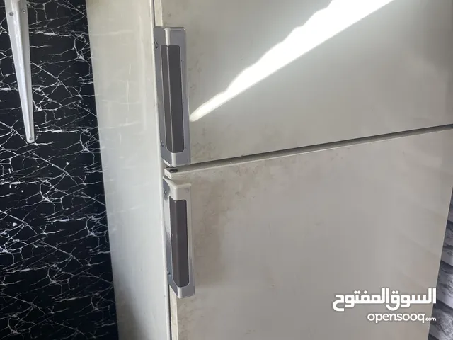كشك مع عدته للبيع