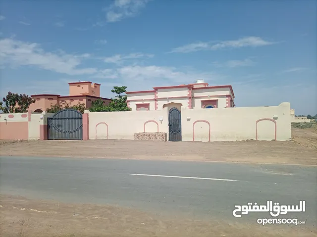214 m2 4 Bedrooms Townhouse for Sale in Al Batinah Suwaiq