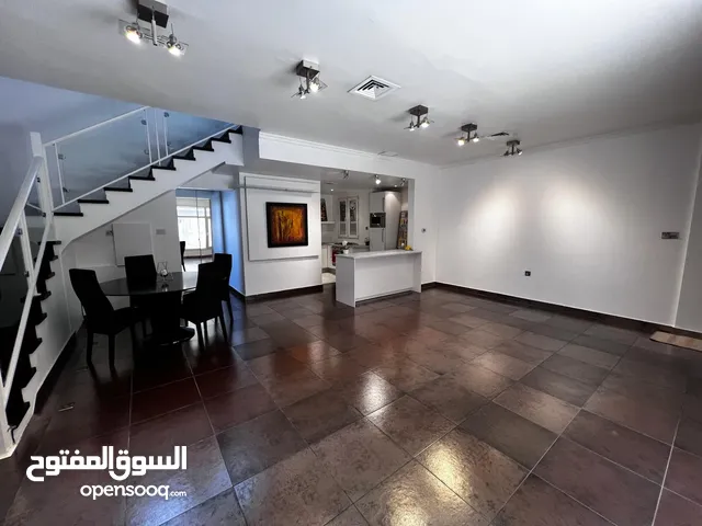 100 m2 3 Bedrooms Villa for Rent in Hawally Salwa