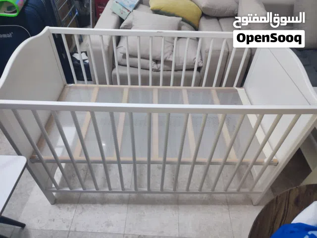 سرير بيبي من ايكيا للبيع شبه جديد