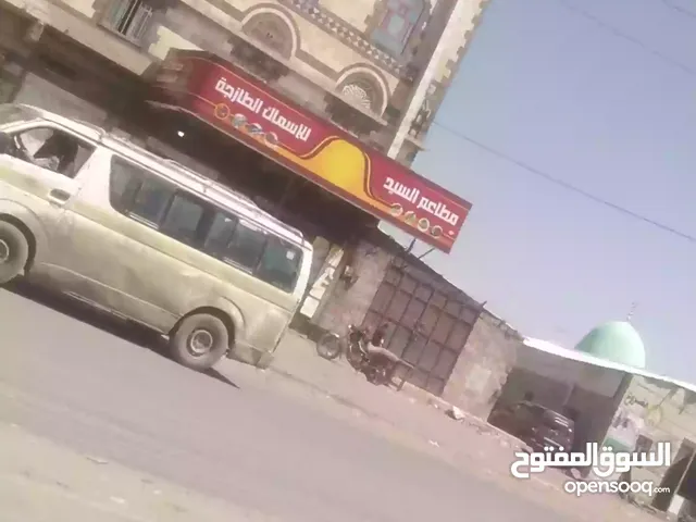 مطعم للايجار بجميع عداته