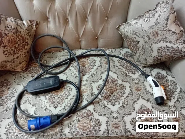 شاحن سياره شفر مينلو مستعمل بحال الوكاله