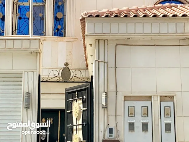 375 m2 5 Bedrooms Villa for Rent in Al Riyadh Tuwaiq