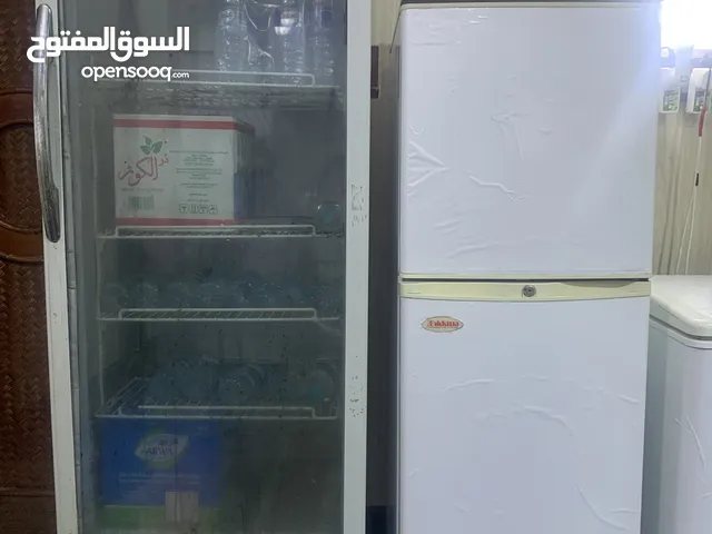 ثلاجه وعارضه
