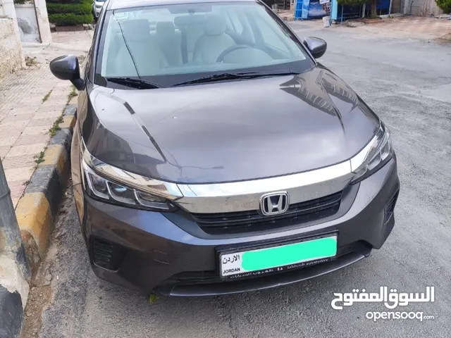سيارة هوندا سيتي 2022، استعمال قليل (18ألف كم فقط)، وارد الوكالة و بوضع ممتاز، من المالك مباشرة