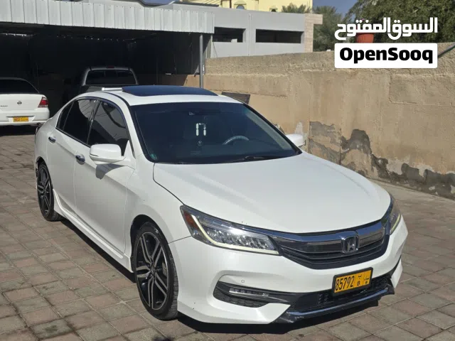 2017 هوندا اكورد Touring