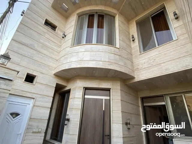 157 m2 4 Bedrooms Townhouse for Sale in Basra Tuwaisa