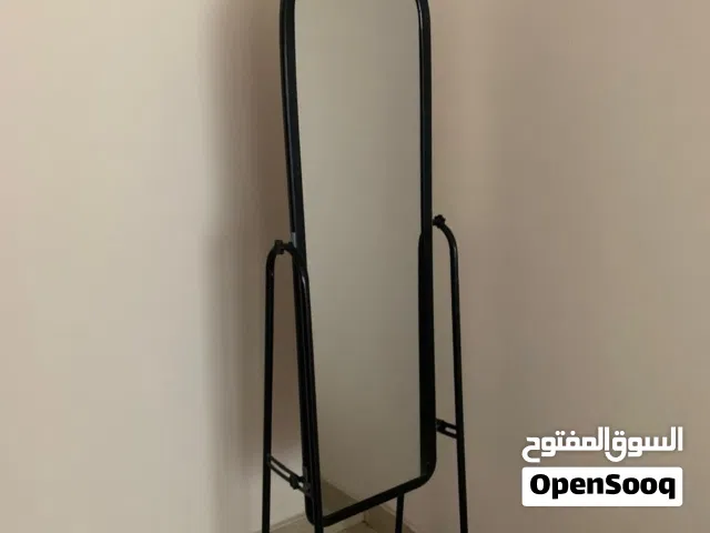 Stand alone mirror