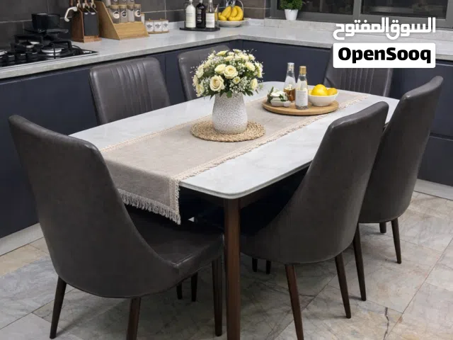 للبيع مستعجل لغرض الانتقال ..طاولة طعام (ميز) مومر مودرن تركي مع 6 كراسي بحالة جبدة تصميم عصري وأنيق