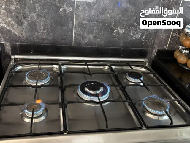 غاز ستانلس. 5 عيون وضعو ممتاز. الفرن ممتاز شبه جديد مافي ولا شي. مطلوب