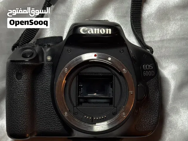 للبيع كاميرا Canon 600D DSLR مع كامل الملحقات الجاهزة للتصوير مباشرة.