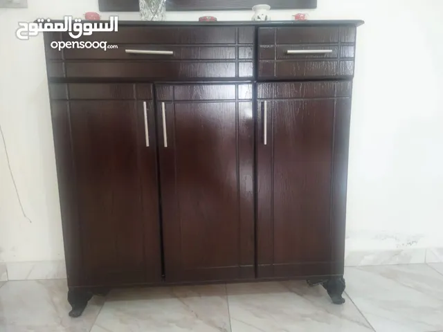 خزانة احذية شبه جديدة مع مراي