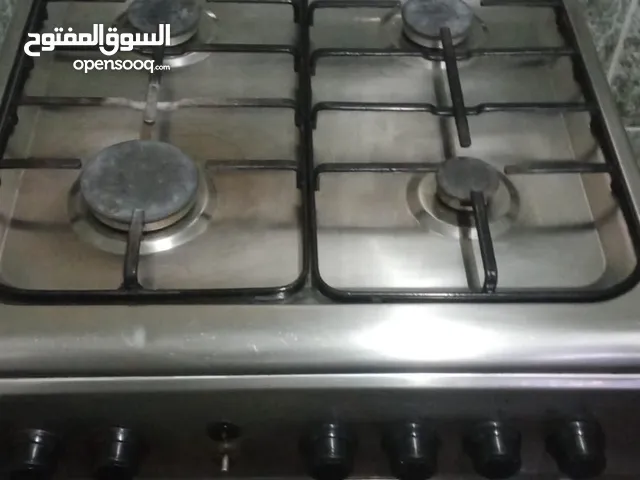فرن غازاربع عيون جيدللاستخدام ونظيف كلها شغالة