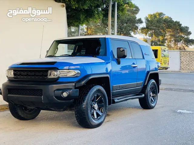 Used Toyota FJ in Tripoli