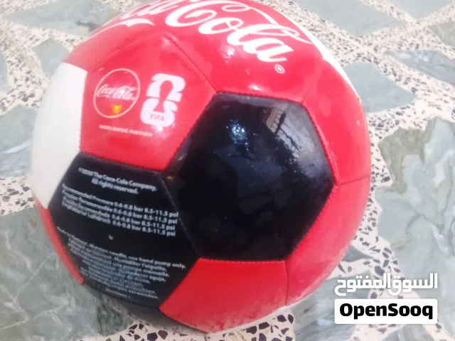 كرة قدم كولا كولا وحده مستعمله واثنين بعدهن بالكيس