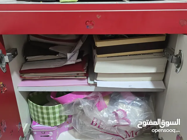 سرير مع 2 جرار داخلي و كومدينة عدد 2 للبيع
