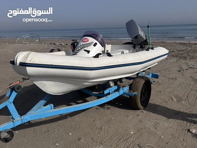 للبيع قارب +محرك +ترولي