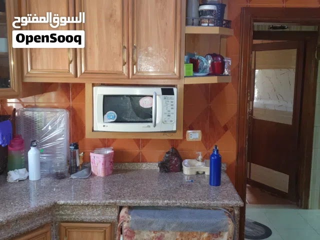 132 m2 3 Bedrooms Apartments for Sale in Zarqa Jabal Tareq