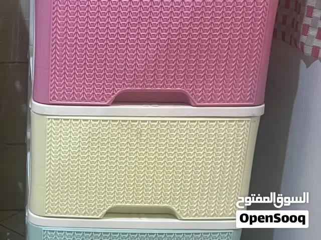 وحدة ادراج تخزين مكونة من اربع ادراج ملونة
