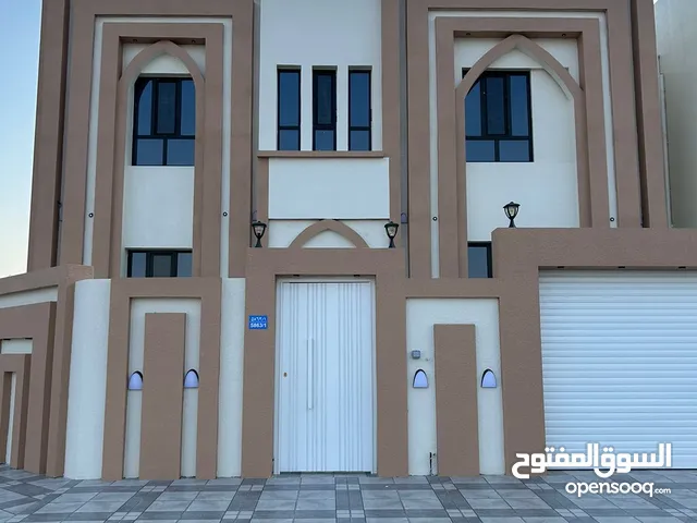 318m2 4 Bedrooms Villa for Sale in Muscat Amerat