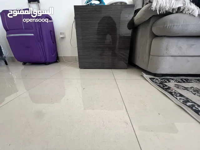 اثاث منزلى و أجهزه كهربائيه جديده للبيع لدواعي السفر Home furniture and wash machine and cooker .