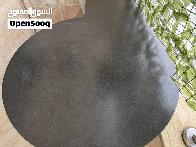 طاولة مطبخ ثابتة