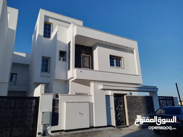 500 m2 More than 6 bedrooms Villa for Sale in Tripoli Al-Serraj